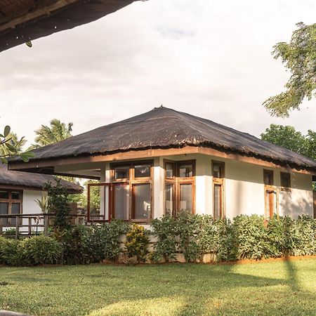 Alon Cloud9 Beach Front Catangnan Exterior foto