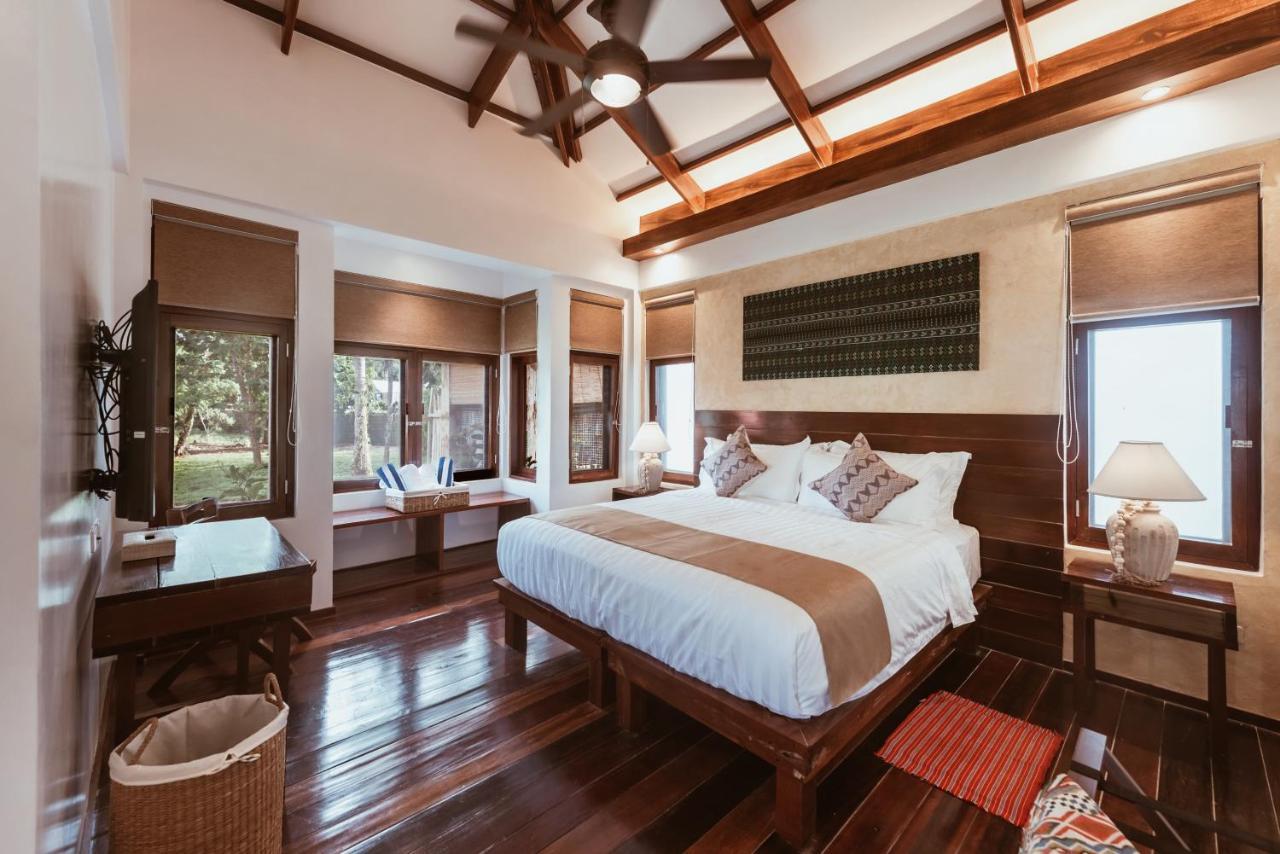 Alon Cloud9 Beach Front Catangnan Exterior foto