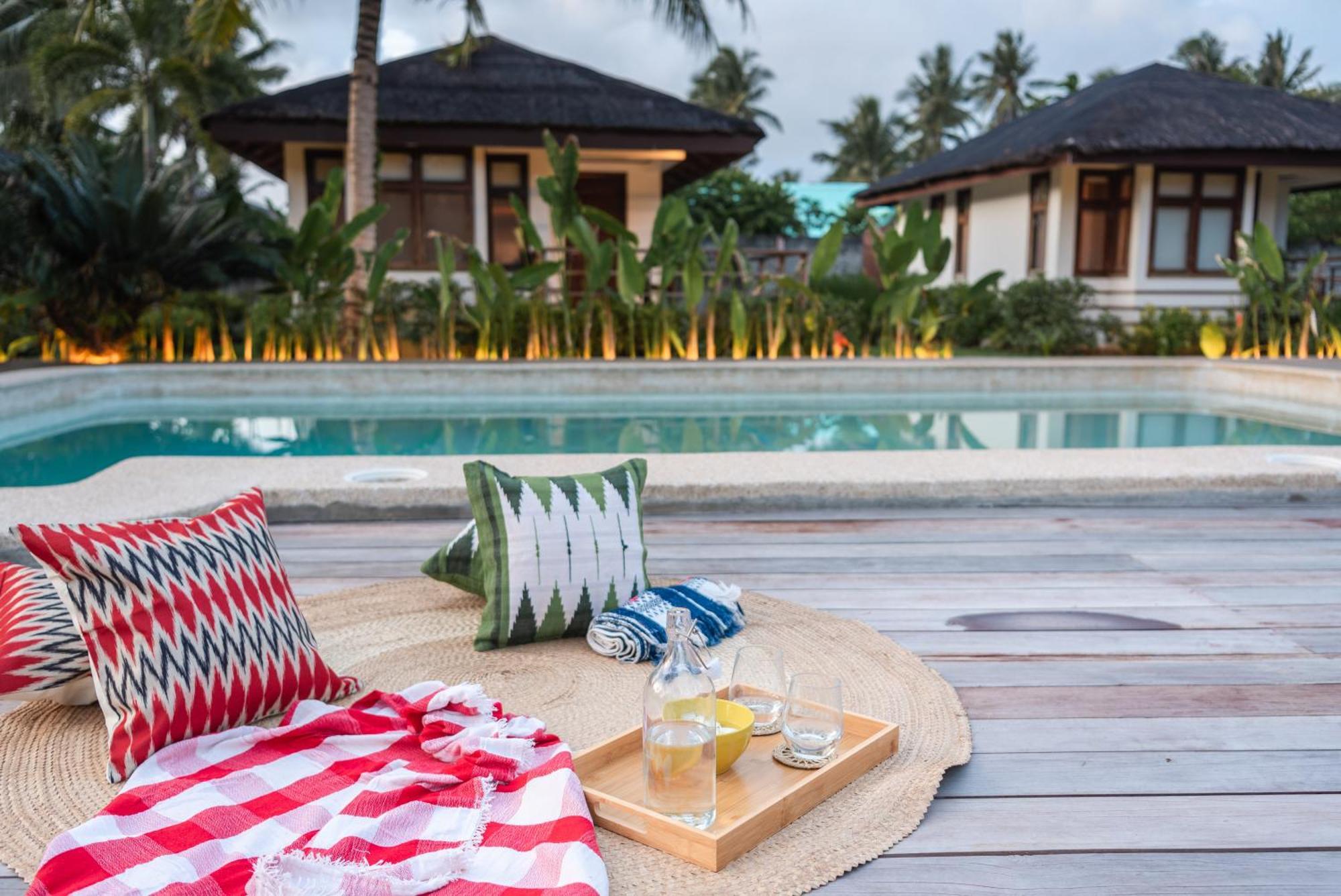 Alon Cloud9 Beach Front Catangnan Exterior foto