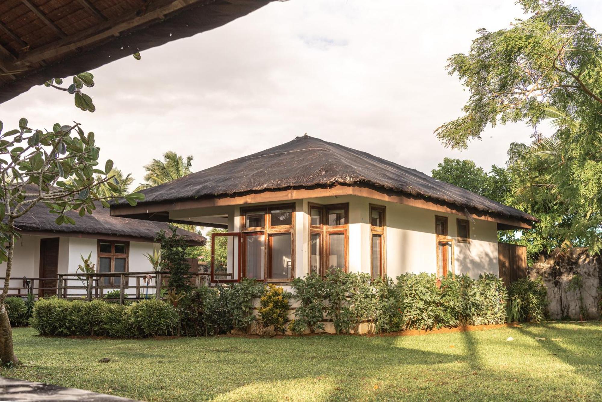 Alon Cloud9 Beach Front Catangnan Exterior foto